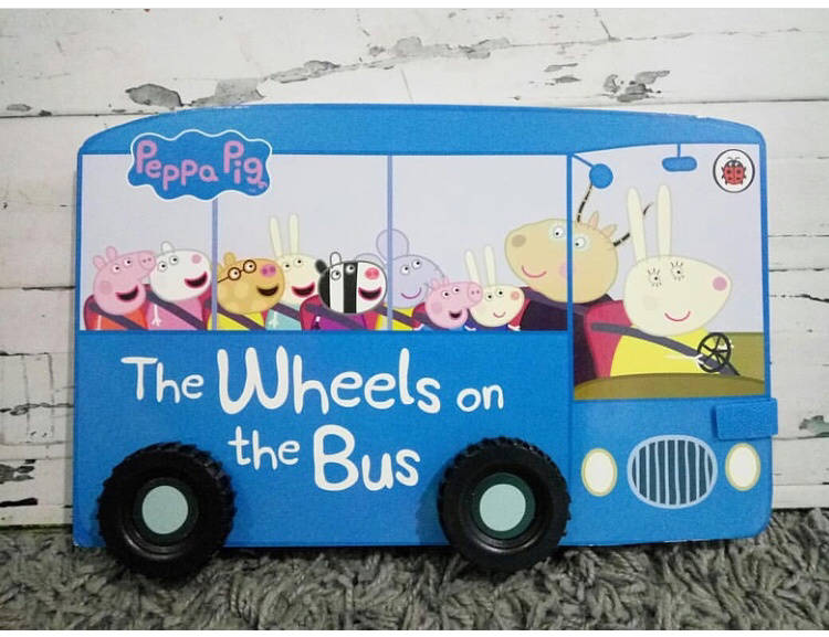 Иллюстрация 3 из 5 для Peppa Pig. The Wheels on the Bus. Board Book | Лабиринт - книги. Источник: Исаева  Екатерина Юрьевна