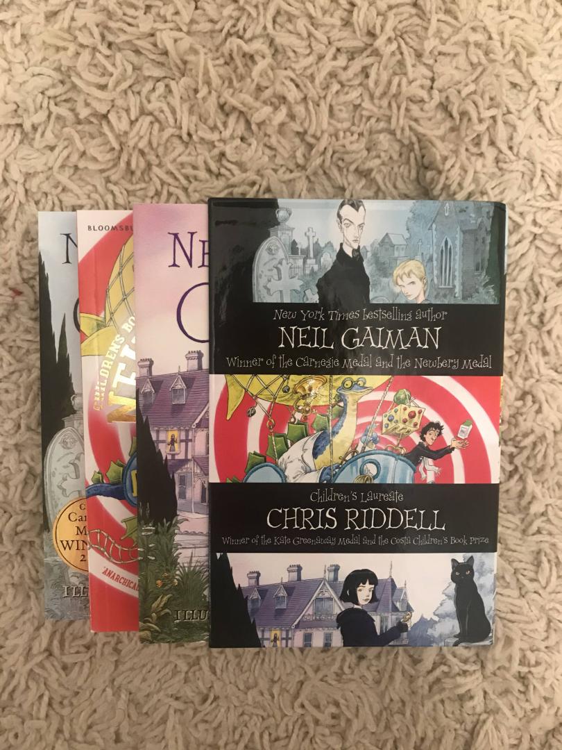 Иллюстрация 52 из 55 для Neil Gaiman & Chris Riddell 3-book Box Set - Neil Gaiman | Лабиринт - книги. Источник: Выстороп  Екатерина
