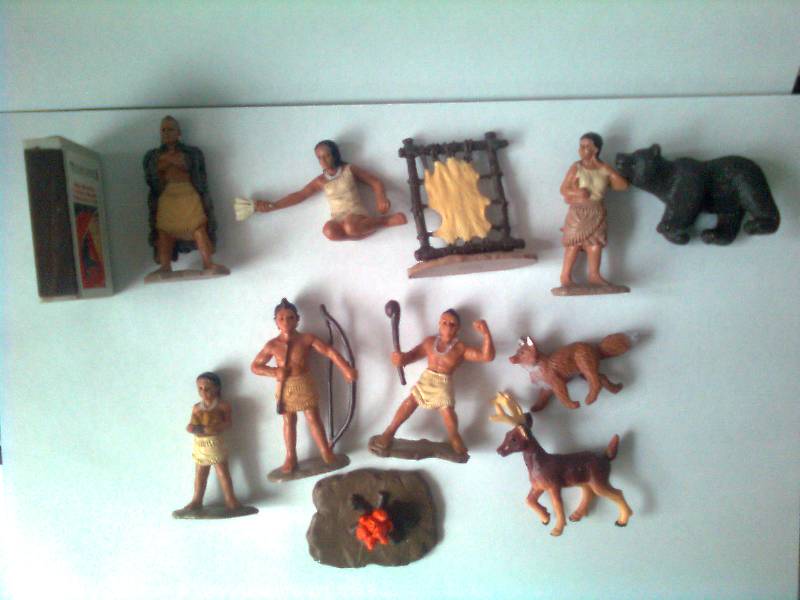 Иллюстрация 10 из 11 для Поухатанские индейцы, 12 фигурок (680304) | Лабиринт - игрушки. Источник: -)  Олеся