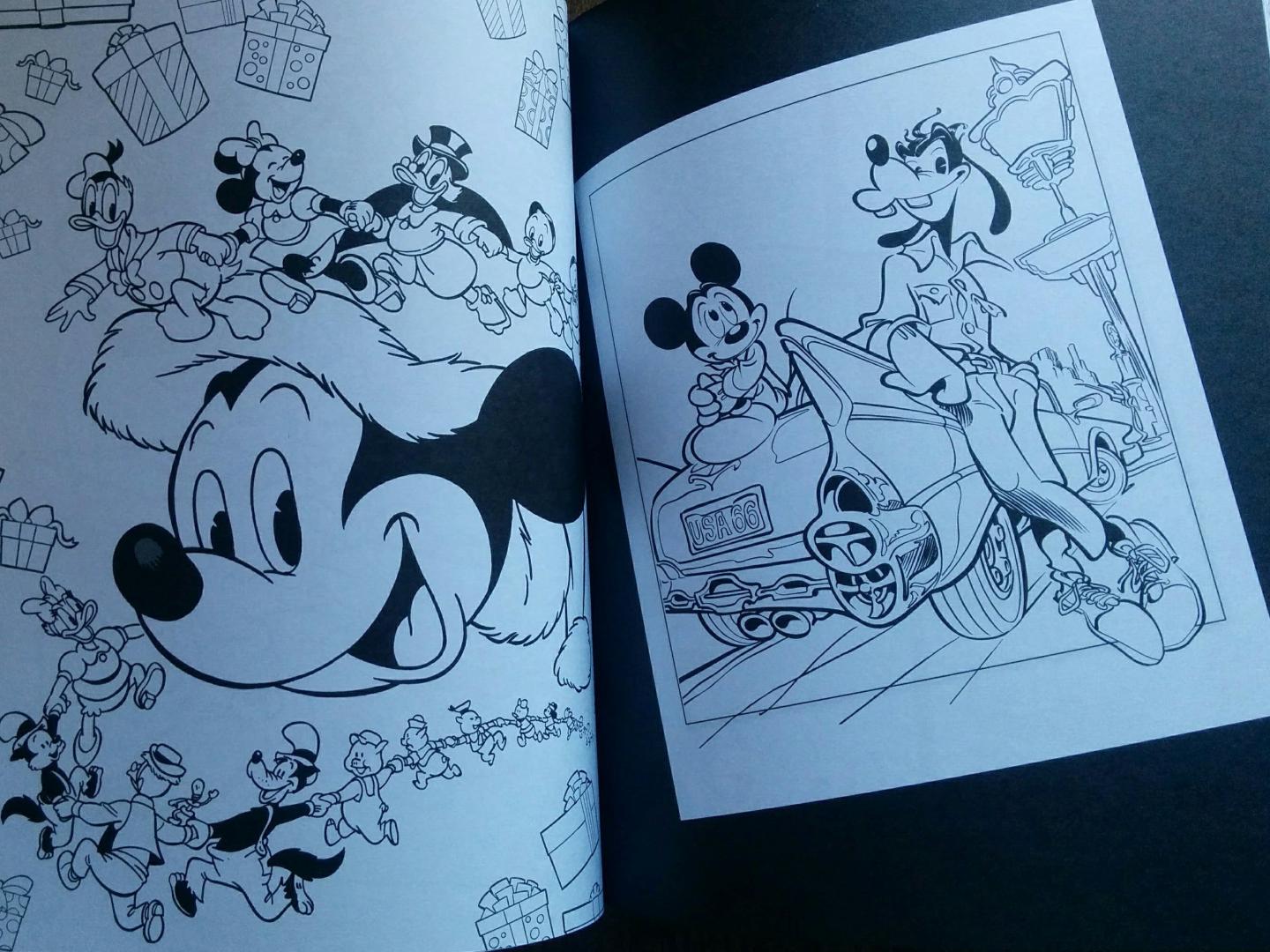 Иллюстрация 42 из 77 для Раскраска. Disney. Любимые герои. Микки, Дональд | Лабиринт - книги. Источник: Natalie Leigh