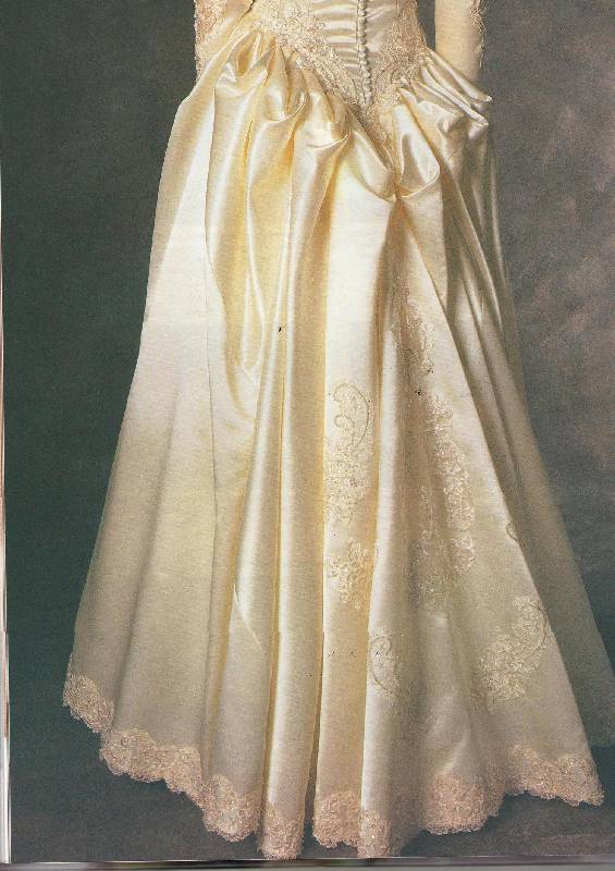 Иллюстрация 33 из 40 для Шьем нарядное платье | Лабиринт - книги. Источник: zingara