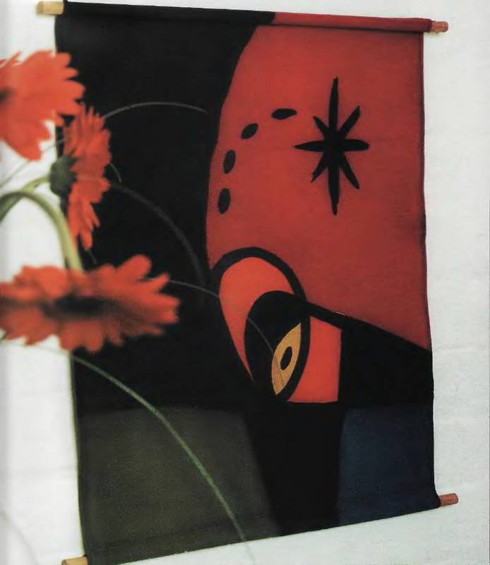 Иллюстрация 22 из 25 для Батик: современный подход к традиционному искусству росписи тканей. Практическое руководство - Сузи Стоку | Лабиринт - книги. Источник: Ялина
