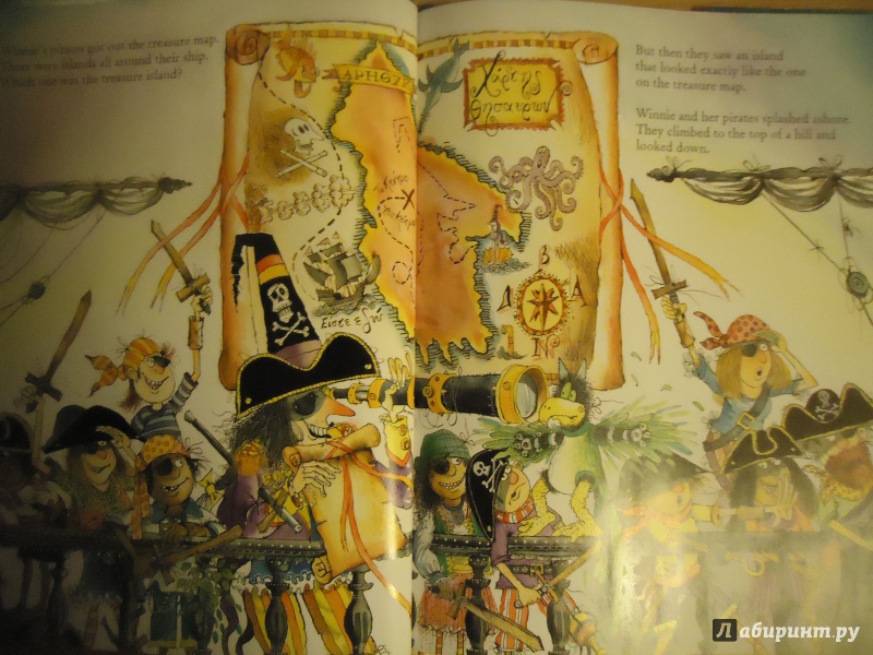 Иллюстрация 9 из 19 для Winnie's Pirate Adventure - Valerie Thomas | Лабиринт - книги. Источник: Р.  Анастасия