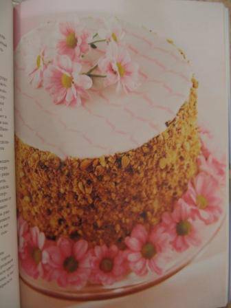 Иллюстрация 37 из 38 для Украшение тортов в домашних условиях: Практическое руководство - Джейн Прайс | Лабиринт - книги. Источник: Paola=