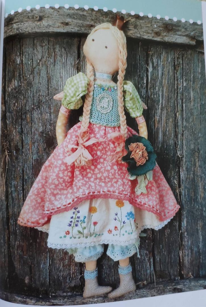 Иллюстрация 53 из 53 для Винтажные куклы из ткани - Каролина Рощенко | Лабиринт - книги. Источник: Katula