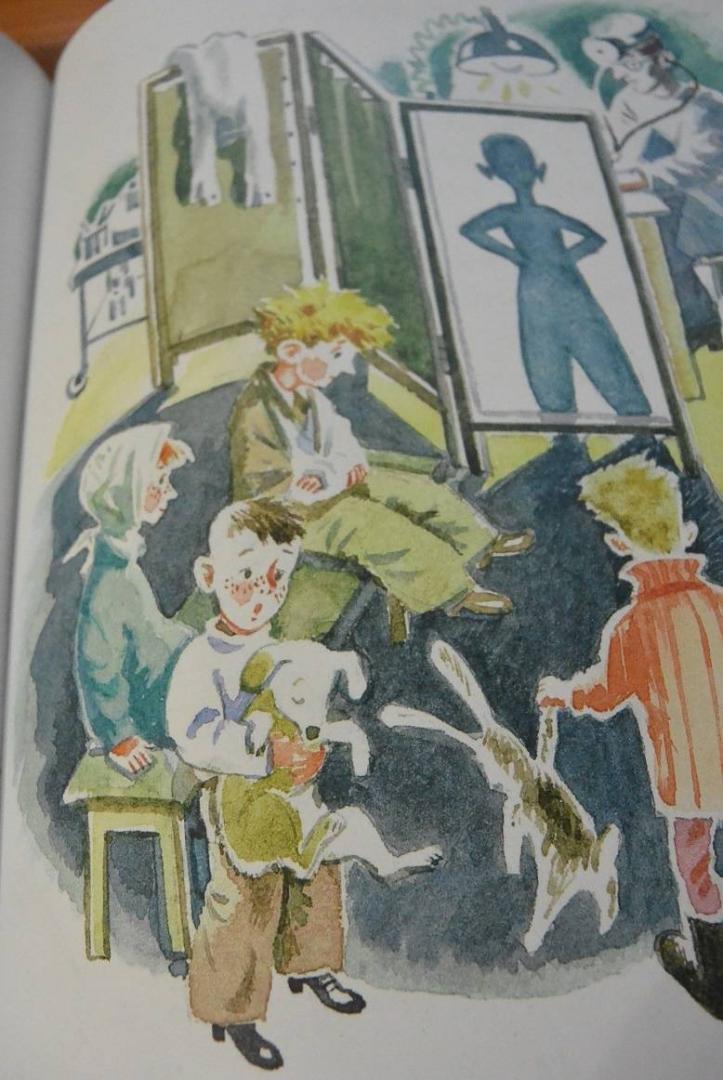 Иллюстрация 34 из 40 для 8 книжек для детей - Владимир Маяковский | Лабиринт - книги. Источник: Драгулина  Алевтина