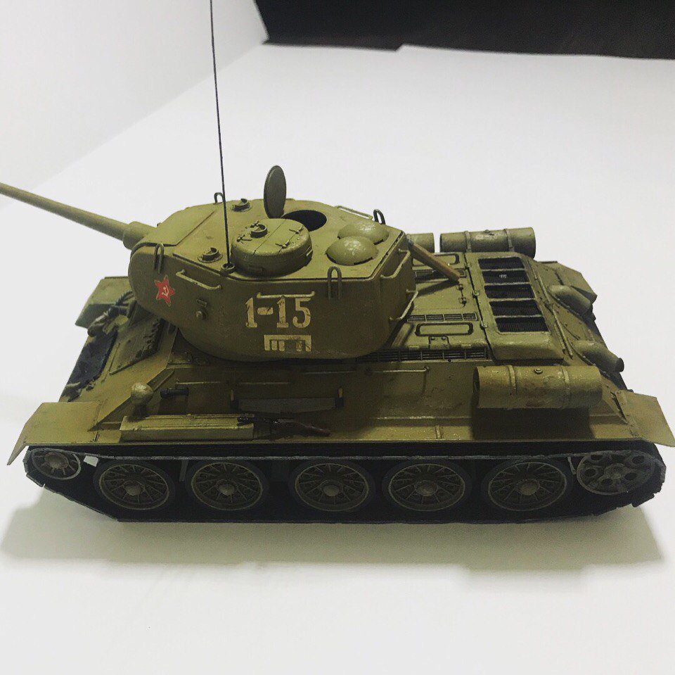 Иллюстрация 2 из 13 для Советский средний танк Т-34/85 (3533) | Лабиринт - игрушки. Источник: Лабиринт
