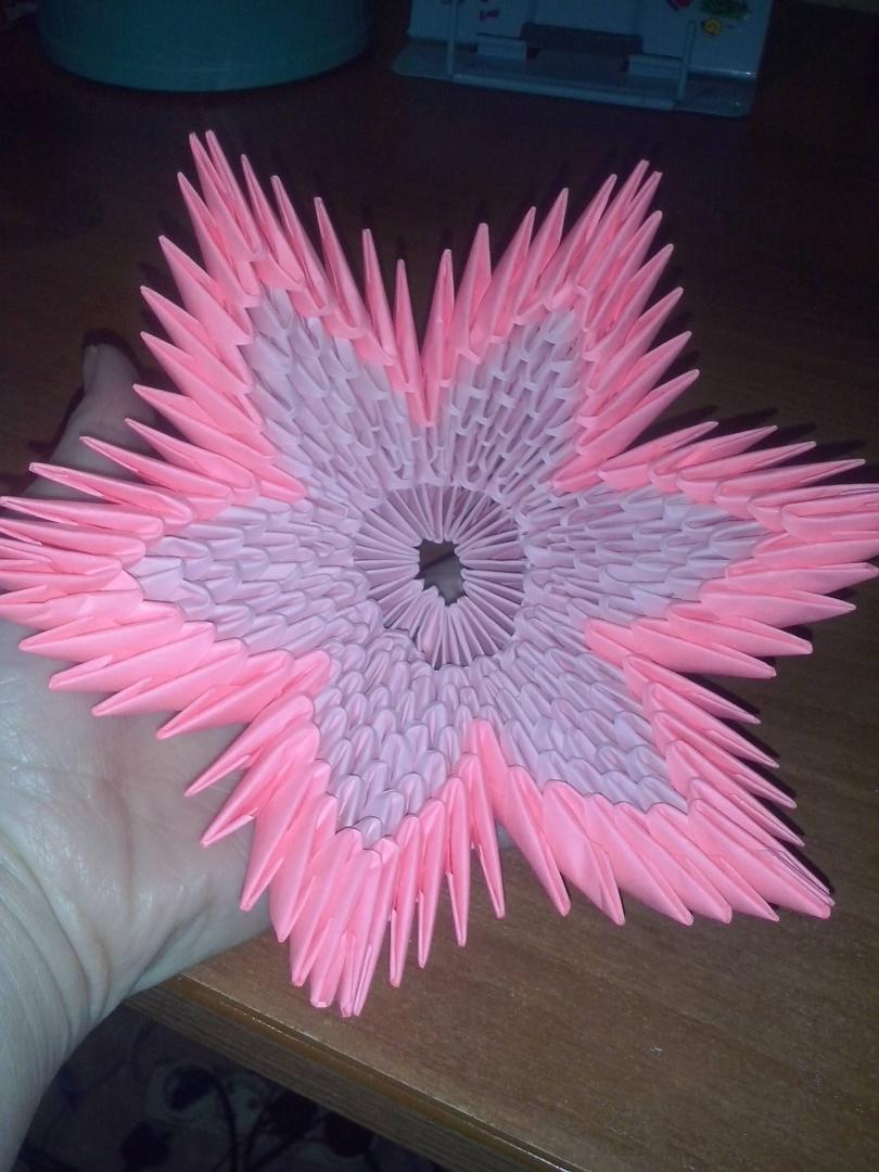 Иллюстрация 11 из 12 для Набор для творчества. Модульное оригами "Розовый лотос" | Лабиринт - игрушки. Источник: Лабиринт