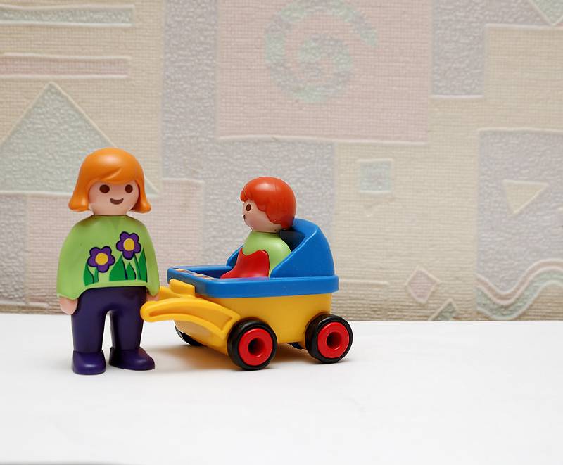 Иллюстрация 7 из 8 для Мама и малыш в коляске (6749) | Лабиринт - игрушки. Источник: LutikL