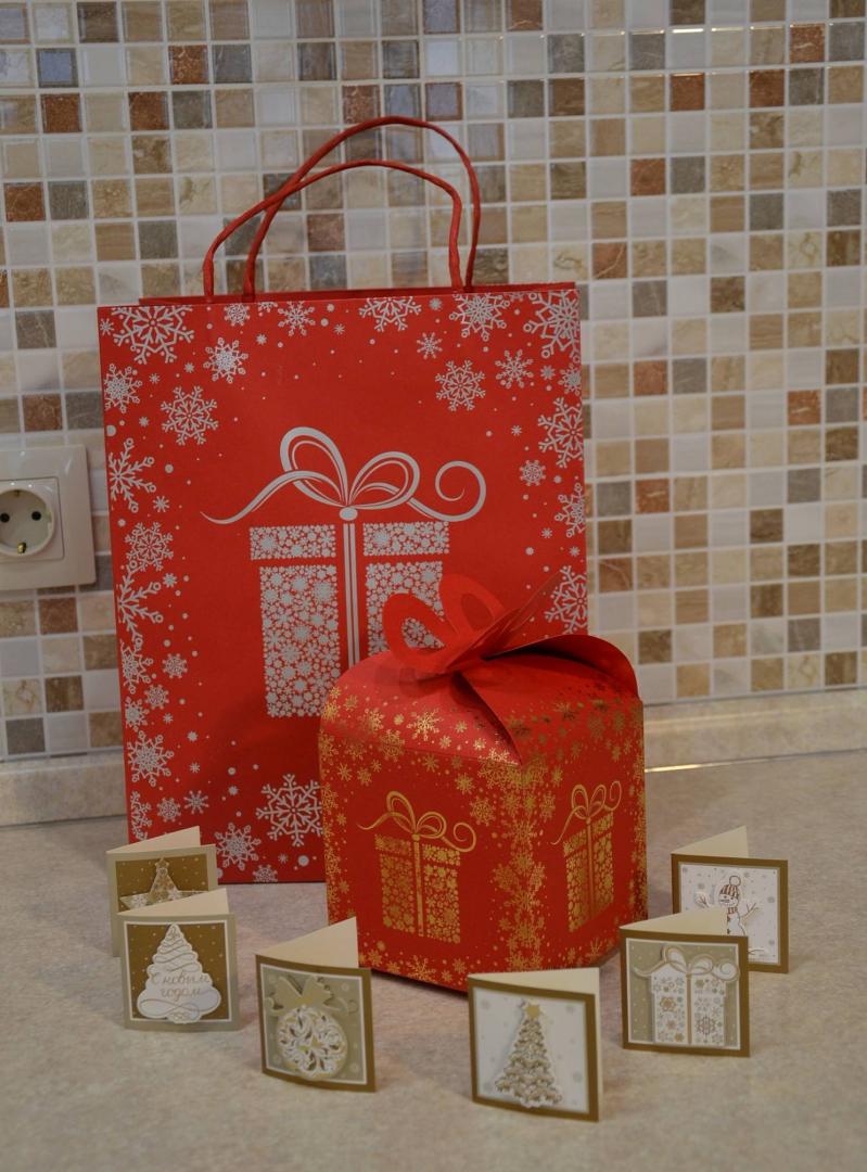 Иллюстрация 14 из 20 для Коробка подарочная "Подарок" (11,5x11,5х11,5 см) (45851) | Лабиринт - сувениры. Источник: Юлянка