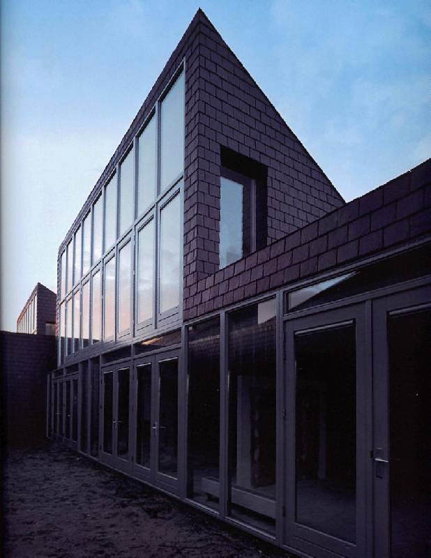 Иллюстрация 28 из 54 для Architecture in the Netherlands - Philip Jodidio | Лабиринт - книги. Источник: Юта