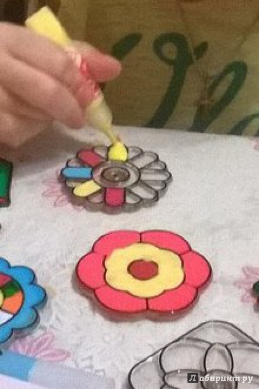 Иллюстрация 3 из 4 для Набор витражных красок с магнитами (4 витража-магнита, 6 цветов) (20100) | Лабиринт - игрушки. Источник: Стручалина  Юлия